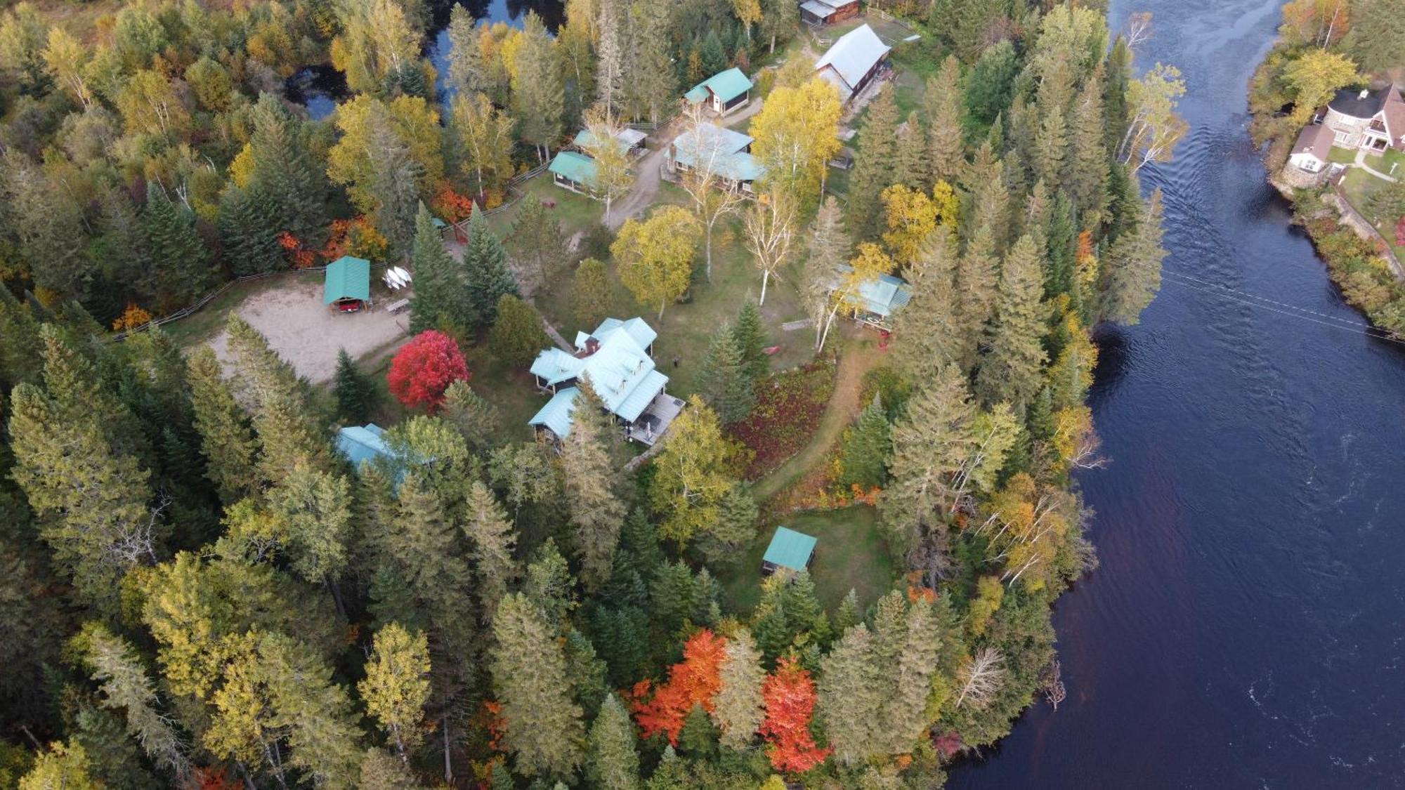 Domaine Le Bostonnais - Le Village En Bois Rond La Tuque Buitenkant foto