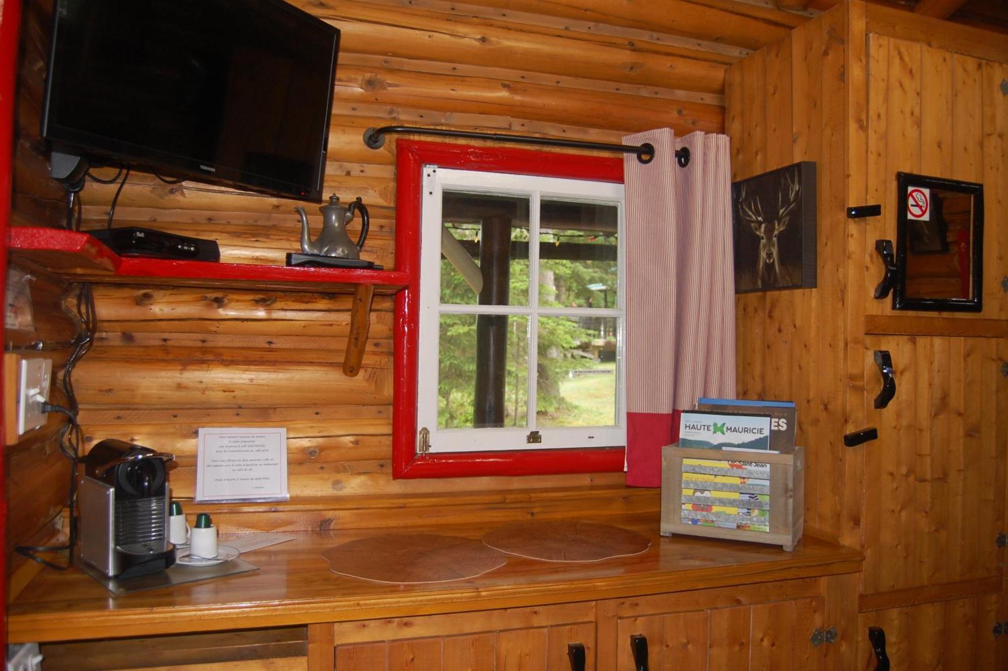 Domaine Le Bostonnais - Le Village En Bois Rond La Tuque Kamer foto